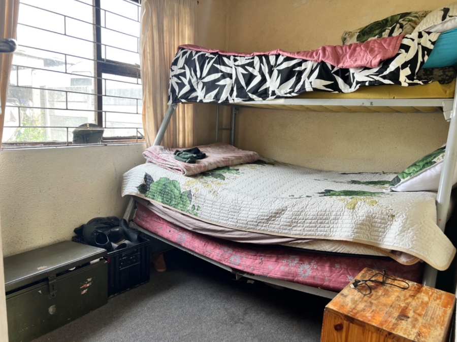 2 Bedroom Property for Sale in Peerless Park West Western Cape